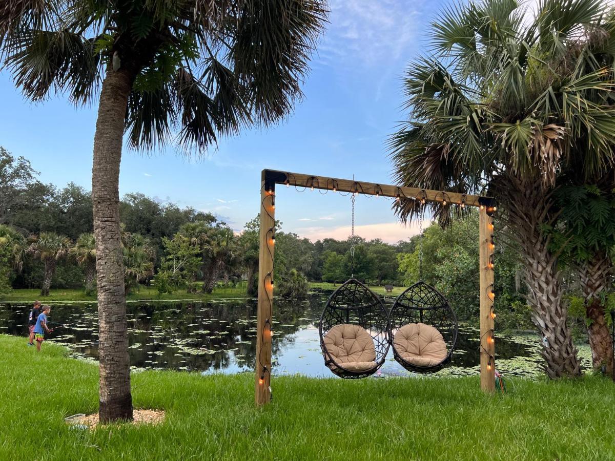 ホテル Lake Front Rv Experience Close To Port Canaveral And Kennedy Space Center ティテュスビル エクステリア 写真