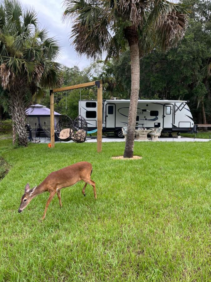 ホテル Lake Front Rv Experience Close To Port Canaveral And Kennedy Space Center ティテュスビル エクステリア 写真