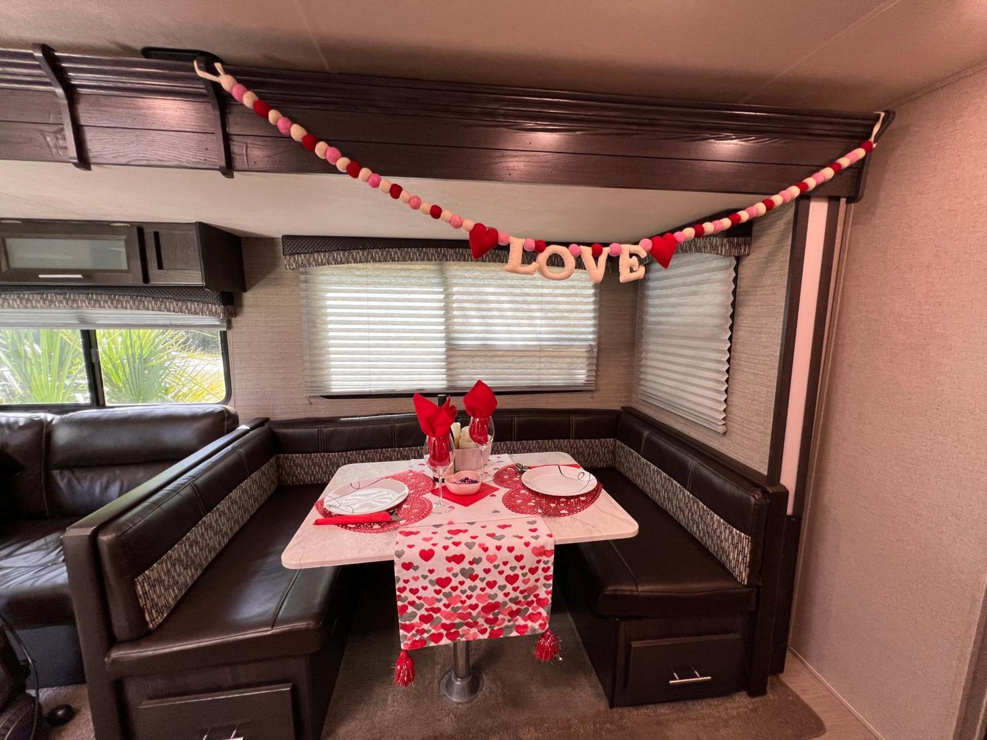 ホテル Lake Front Rv Experience Close To Port Canaveral And Kennedy Space Center ティテュスビル エクステリア 写真
